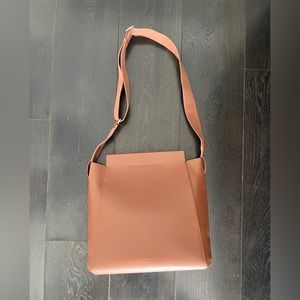 Everlane Form Bag (Cognac)